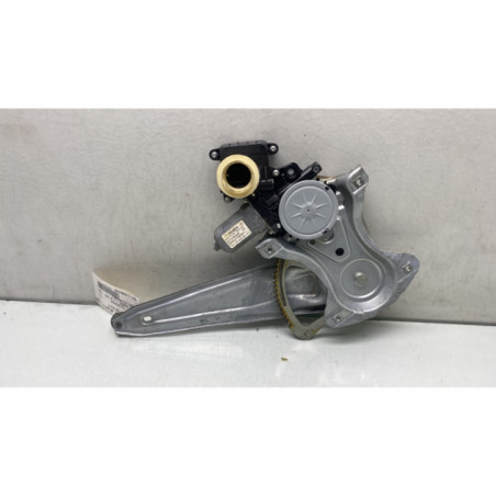 Leve vitre electrique arriere droit TOYOTA VERSO Photo n°1