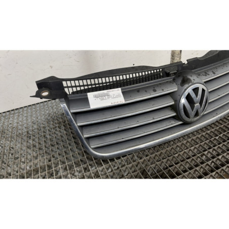 Calandre VOLKSWAGEN PASSAT 4