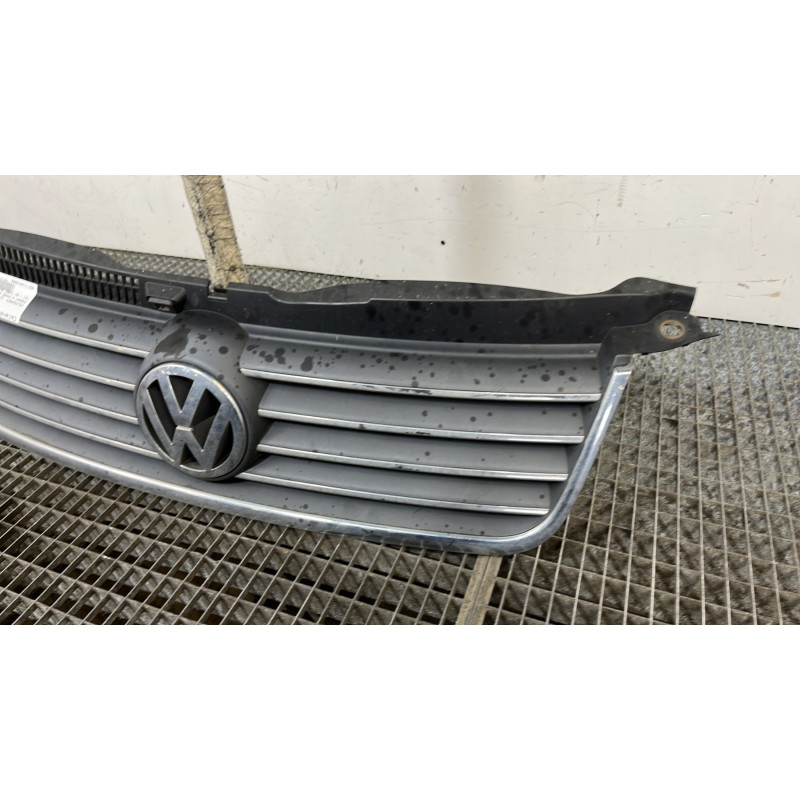 Calandre VOLKSWAGEN PASSAT 4 Photo n°3