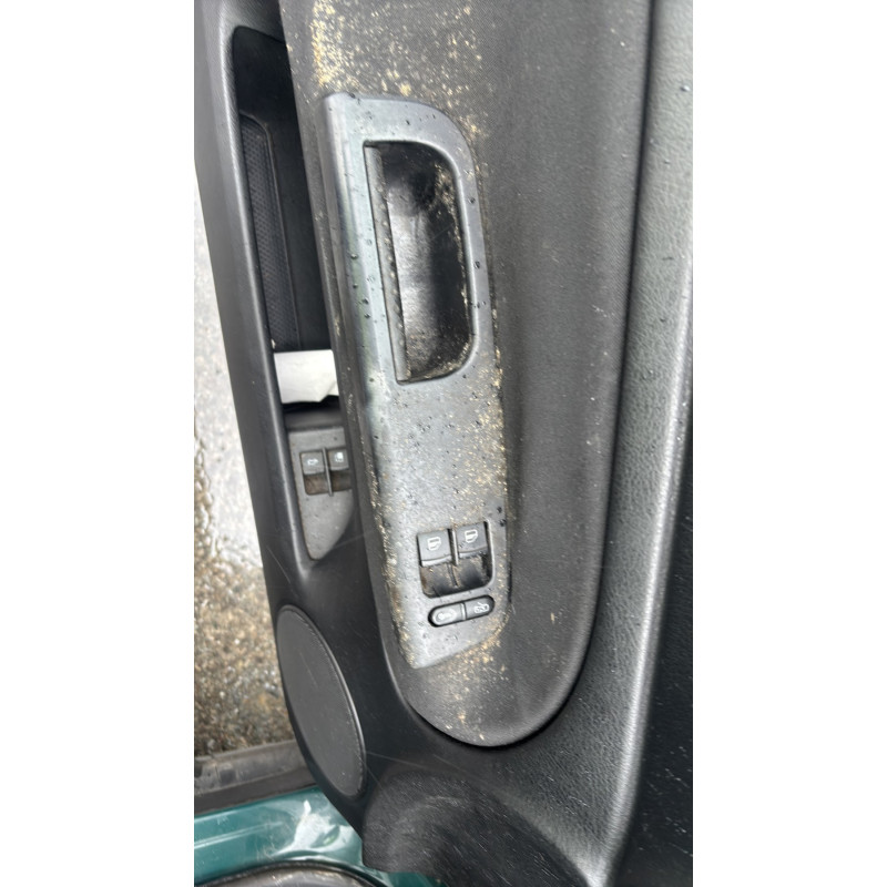Calandre VOLKSWAGEN PASSAT 4 Photo n°14