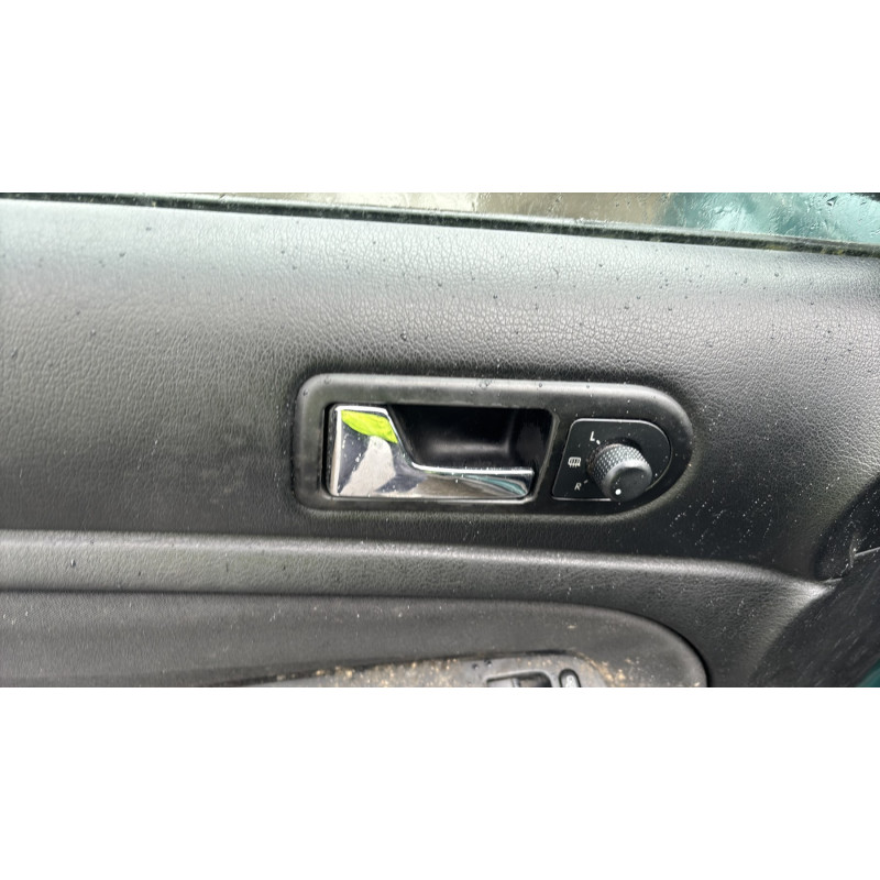Calandre VOLKSWAGEN PASSAT 4 Photo n°15