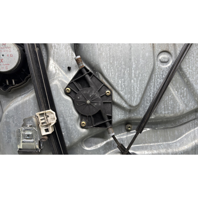 Leve vitre electrique avant droit VOLKSWAGEN PASSAT 4 Photo n°4