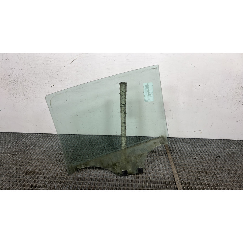 Vitre arriere droit DACIA SANDERO 2 Photo n°4
