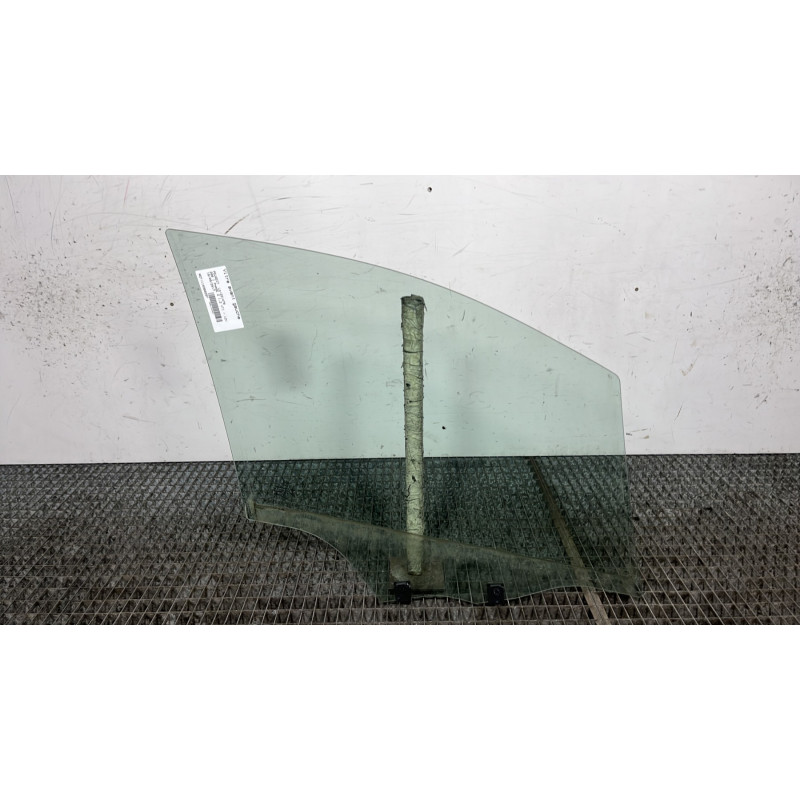 Vitre avant gauche PEUGEOT 208 1 Photo n°4