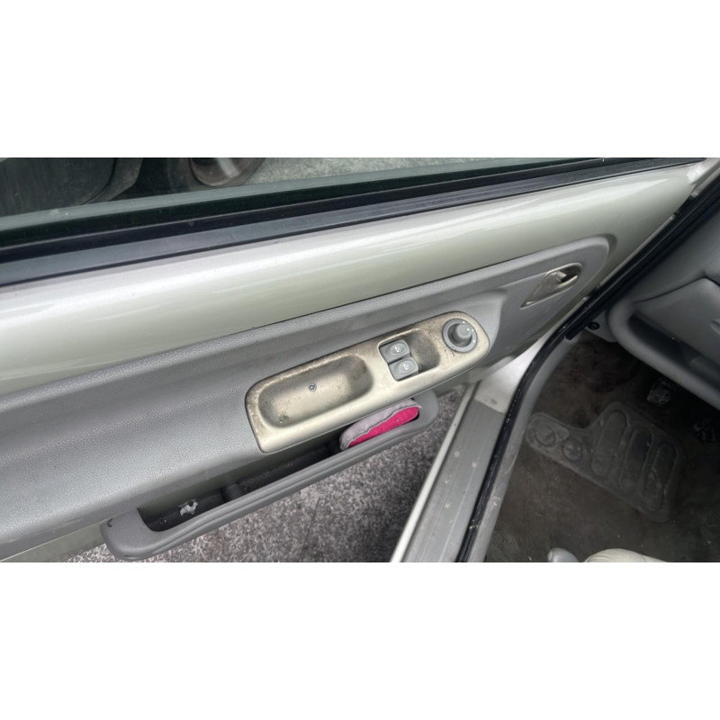 Eclairage de plaque RENAULT TWINGO 1 Photo n°13