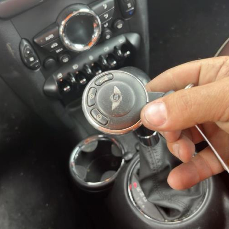 Attache ceinture arriere droit MINI MINI 2 R55 Photo n°15