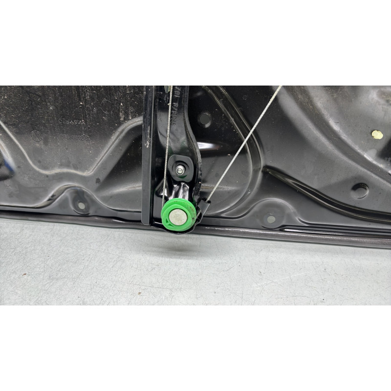 Leve vitre electrique arriere gauche VOLKSWAGEN PASSAT 6 Photo n°3