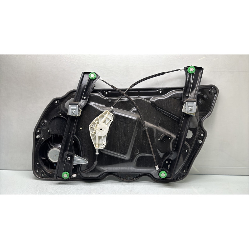 Leve vitre electrique avant gauche VOLKSWAGEN PASSAT 6 Photo n°4