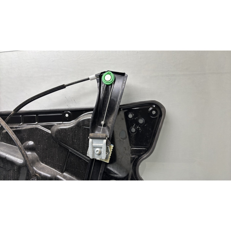 Leve vitre electrique avant gauche VOLKSWAGEN PASSAT 6 Photo n°5