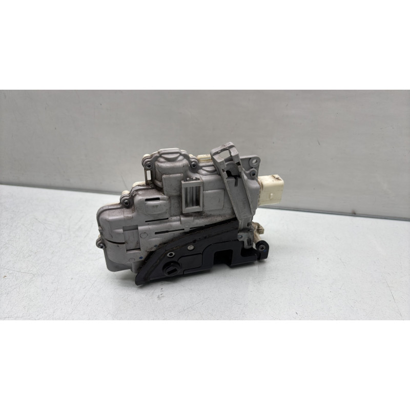 Serrure arriere gauche VOLKSWAGEN PASSAT 6 Photo n°3