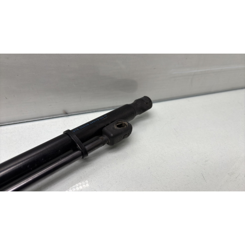 Verin de coffre VOLKSWAGEN PASSAT 6 Photo n°3