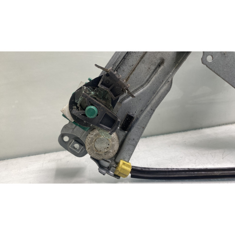 Leve vitre electrique avant droit RENAULT CLIO 3 Photo n°3