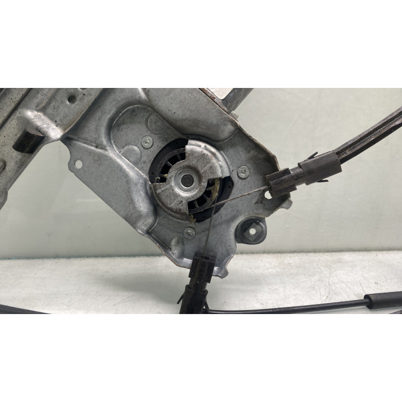 Leve vitre electrique avant droit RENAULT CLIO 3 Photo n°7