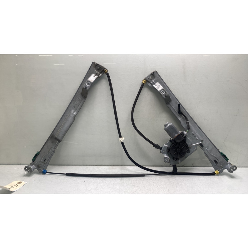 Leve vitre electrique avant droit RENAULT CLIO 3 Photo n°8