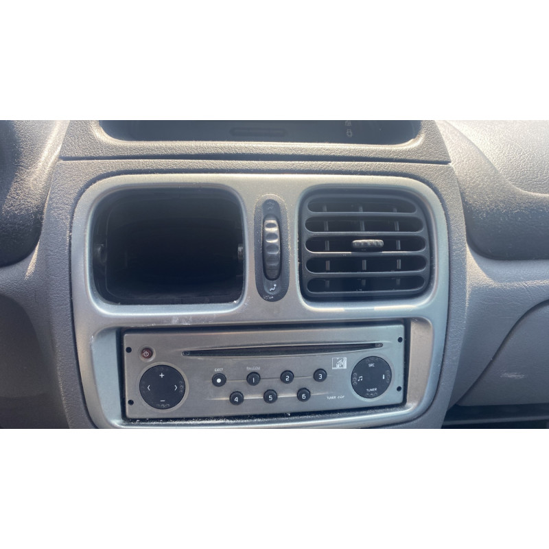 Poignee porte avant gauche RENAULT CLIO 2 Photo n°15
