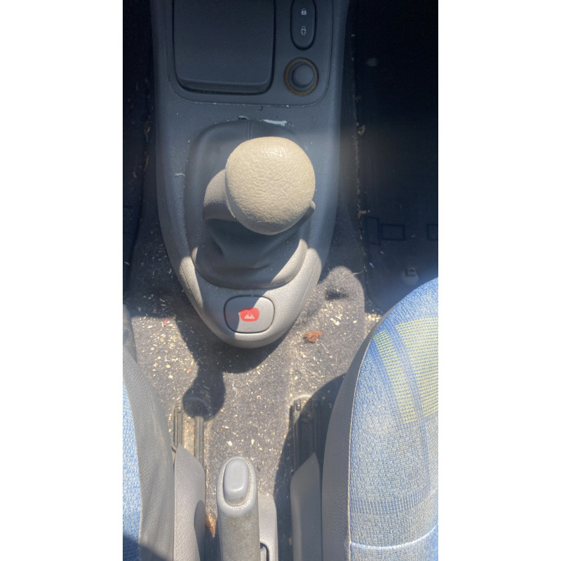 Poignee porte avant gauche RENAULT CLIO 2 Photo n°17