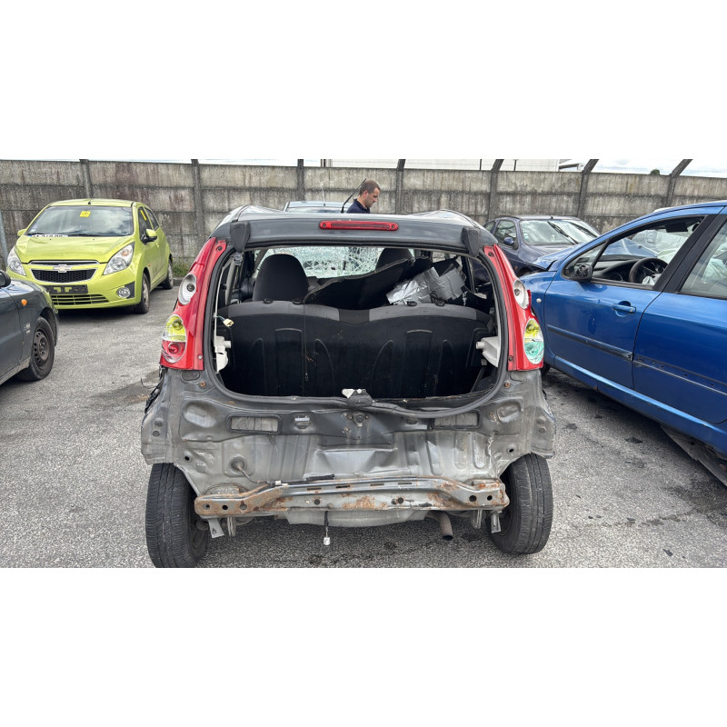 Leve vitre electrique avant gauche PEUGEOT 107 Photo n°8