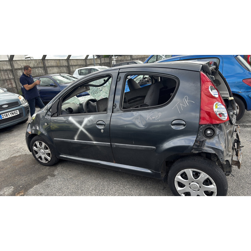 Leve vitre electrique avant gauche PEUGEOT 107 Photo n°9