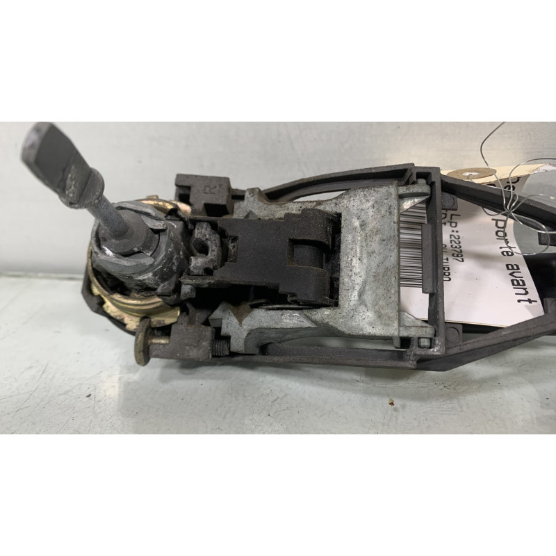 Poignee porte avant gauche VOLKSWAGEN GOLF 4 Photo n°3