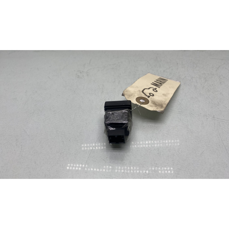 Bouton de warning AUDI A4 4 Photo n°2