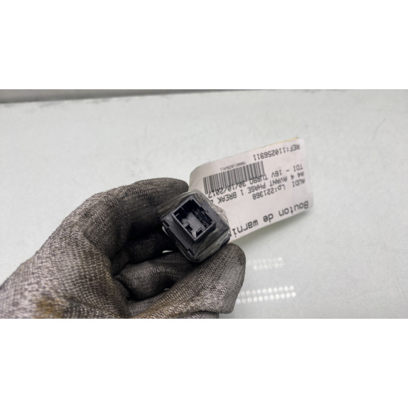 Bouton de warning AUDI A4 4 Photo n°3