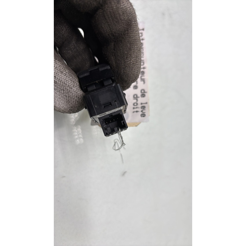 Interrupteur de leve vitre arriere droit AUDI A4 4 Photo n°3
