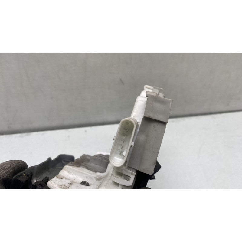 Serrure arriere droit AUDI A4 4 Photo n°4