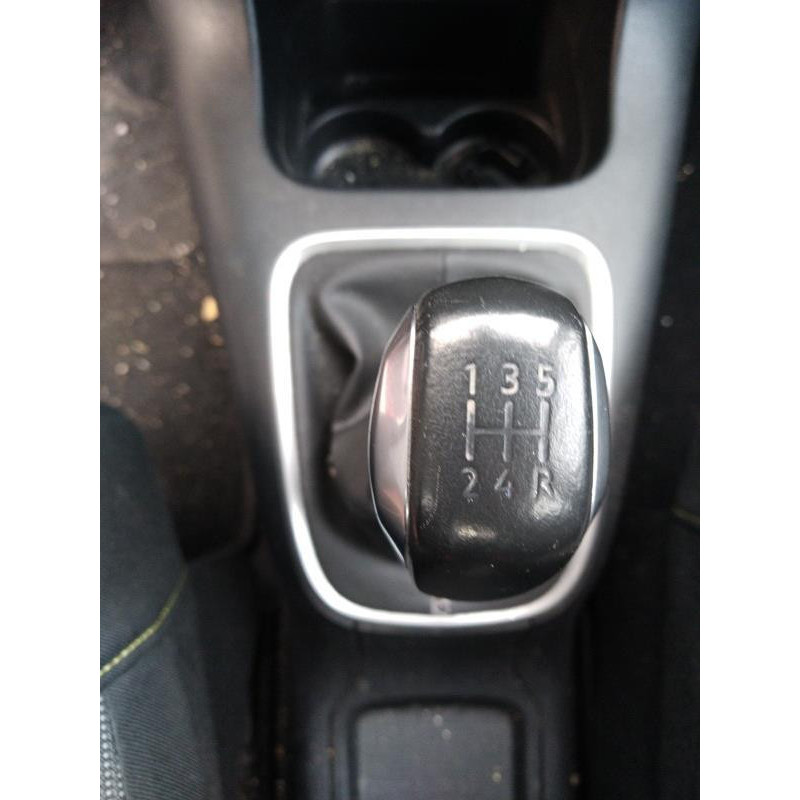 Pare boue avant gauche CITROEN C3 3 Photo n°16