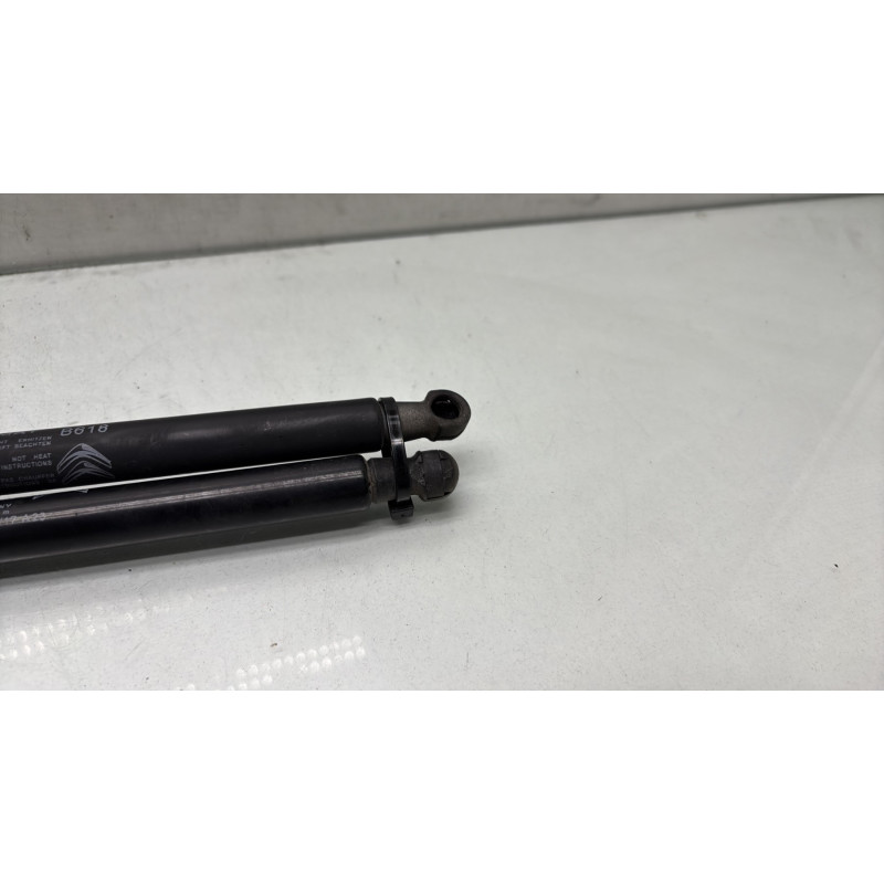 Verin de coffre CITROEN C3 3 Photo n°4