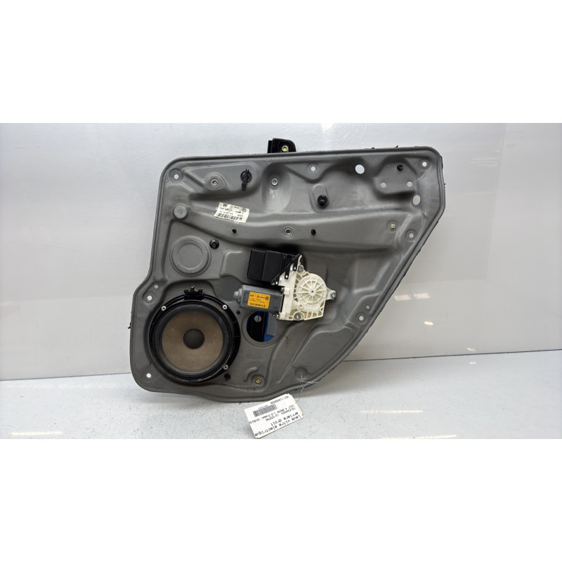 Leve vitre electrique arriere droit VOLKSWAGEN GOLF 4 Photo n°1