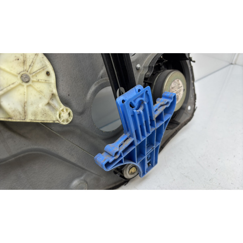 Leve vitre electrique arriere droit VOLKSWAGEN GOLF 4 Photo n°7