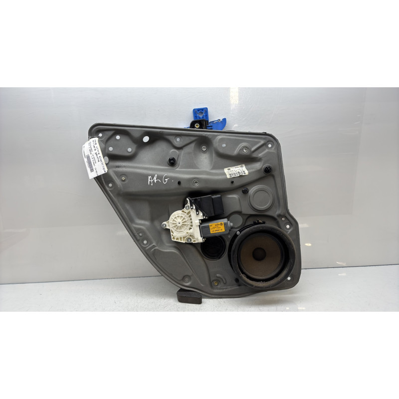 Leve vitre electrique arriere gauche VOLKSWAGEN GOLF 4 Photo n°1
