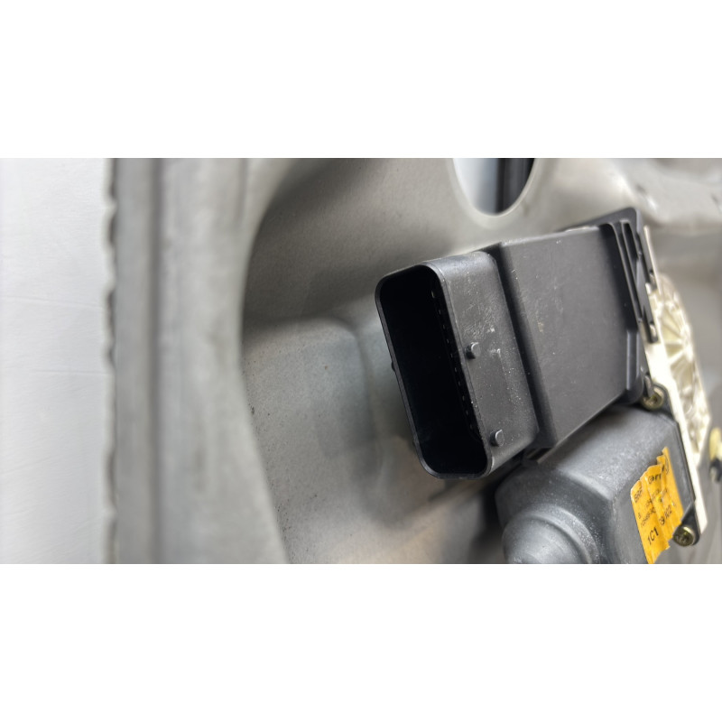 Leve vitre electrique avant droit VOLKSWAGEN GOLF 4 Photo n°5