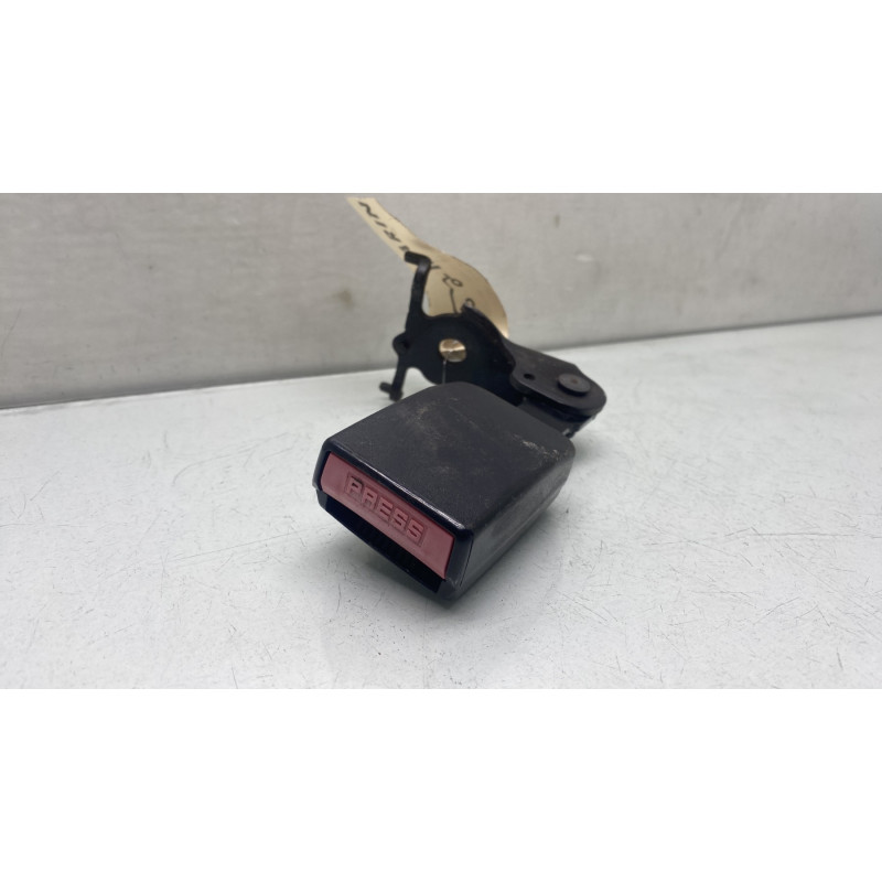 Attache ceinture arriere droit RENAULT MEGANE 3 Photo n°1