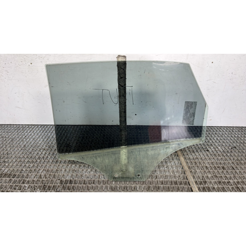 Vitre arriere droit AUDI A1 1 Photo n°4