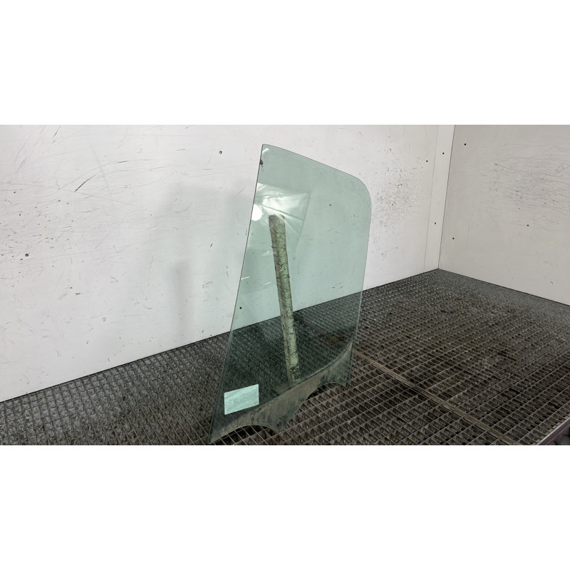 Vitre avant gauche RENAULT MASTER 3 Photo n°4