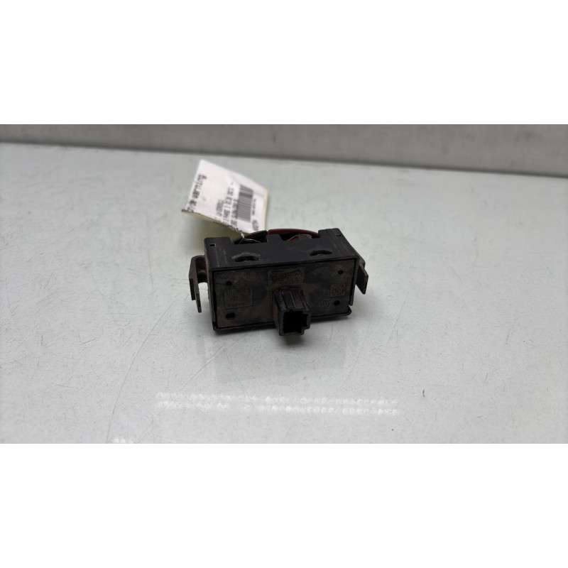 Bouton de warning RENAULT MASTER 3 Photo n°3