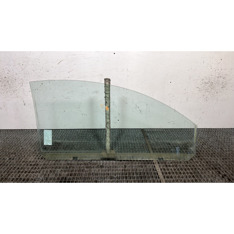 Vitre avant gauche VOLKSWAGEN NEW BEETLE 1 Photo n°4
