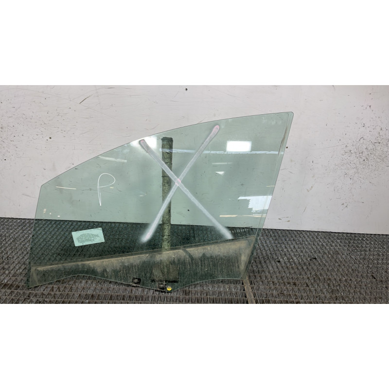 Vitre avant gauche RENAULT CLIO 4 Photo n°1