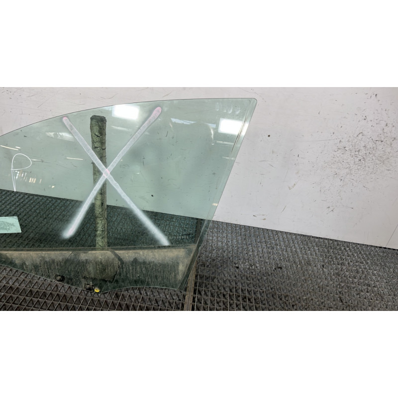 Vitre avant gauche RENAULT CLIO 4 Photo n°3