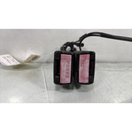 Attache ceinture arriere droit PEUGEOT 207 Photo n°1