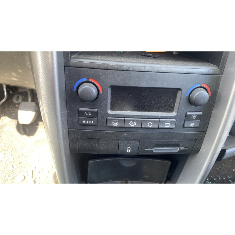 Attache ceinture arriere droit PEUGEOT 207 Photo n°20