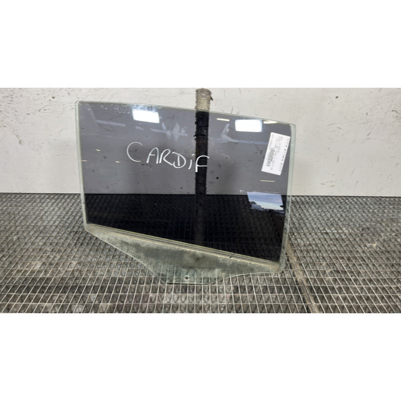 Vitre arriere droit BMW SERIE 1 E87 Photo n°1
