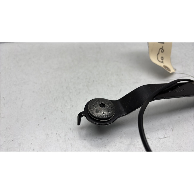 Attache ceinture avant gauche RENAULT CLIO 4 Photo n°2