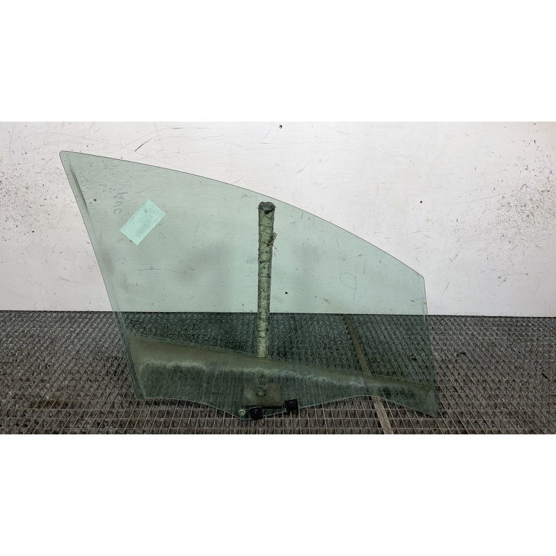 Vitre avant gauche RENAULT CLIO 4 Photo n°4