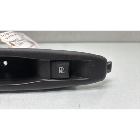 Interrupteur de leve vitre arriere gauche RENAULT CLIO 4