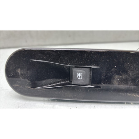 Interrupteur de leve vitre avant droit RENAULT CLIO 4