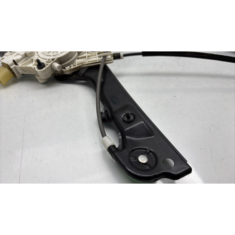 Leve vitre electrique avant gauche BMW SERIE 1 E87 Photo n°2