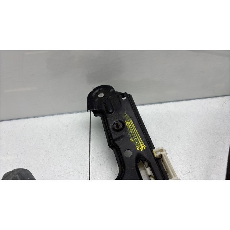 Leve vitre electrique avant gauche BMW SERIE 1 E87 Photo n°3
