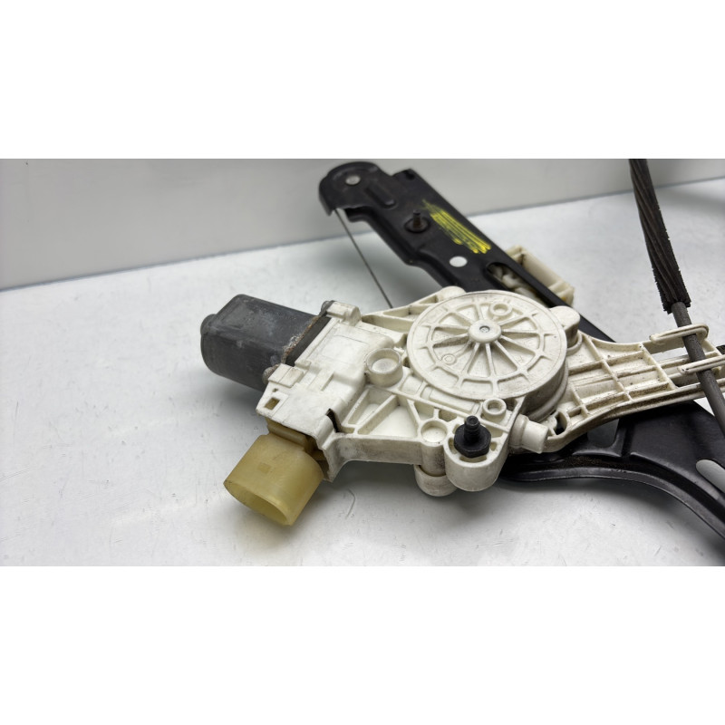 Leve vitre electrique avant gauche BMW SERIE 1 E87 Photo n°6